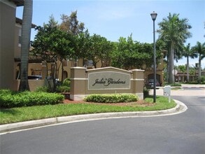 6920 Julia Gardens Dr in Coconut Creek, FL - Building Photo - Building Photo
