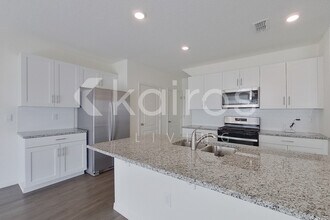 32048 Katelin Cir in Leesburg, FL - Building Photo - Building Photo
