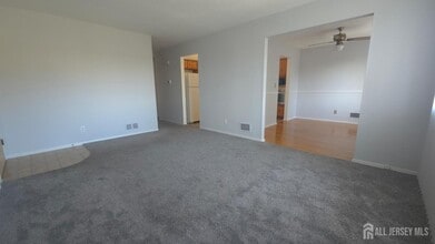 89 Van Buren Ave in Metuchen, NJ - Building Photo - Building Photo