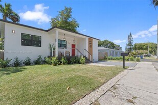 611 SW 4th Ct in Hallandale Beach, FL - Building Photo