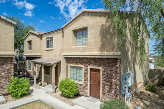 2014 E Sweetwater in Phoenix, AZ - Building Photo - Building Photo