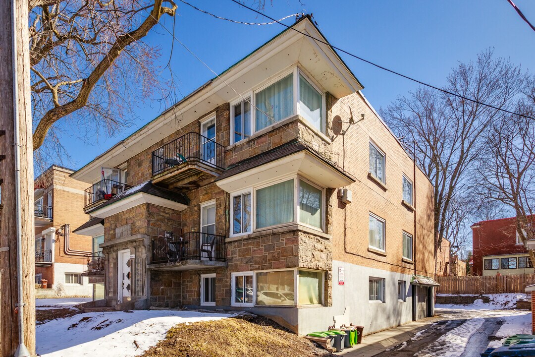 4046 Édouard-Montpetit Boul in Montréal, QC - Building Photo