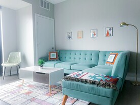 1400 E Walnut St in Des Moines, IA - Building Photo