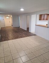 7 Runnells Ave, Unit A in Old Orchard Beach, ME - Building Photo