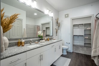 The Quinn on Thirty in Garland, TX - Building Photo - Interior Photo