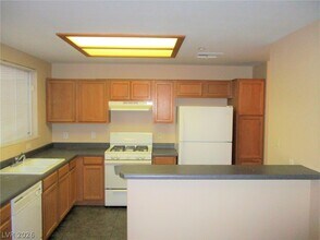 833 Aspen Peak Loop in Henderson, NV - Building Photo - Building Photo