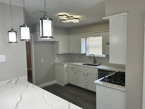 1601 Washington Dr in Deer Park, TX - Foto de edificio - Building Photo