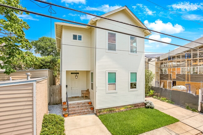 5415 Danneel St, Unit 5415 - lower unit in New Orleans, LA - Building Photo - Building Photo