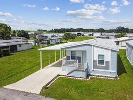 10043 Collingwood Ave in Dade City, FL - Building Photo