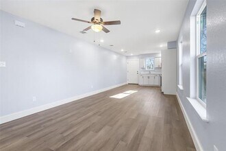 401 Miller St in Bowie, TX - Building Photo - Building Photo