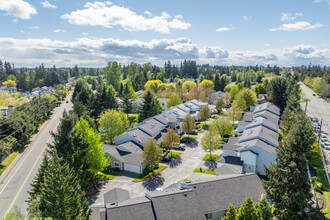 Newport Cove Condominiums in Everett, WA - Building Photo - Building Photo