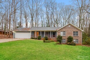 815 Post Ridge Terrace in Stone Mountain, GA - Building Photo