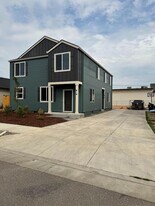 261 28th Ave SE in Albany, OR - Building Photo