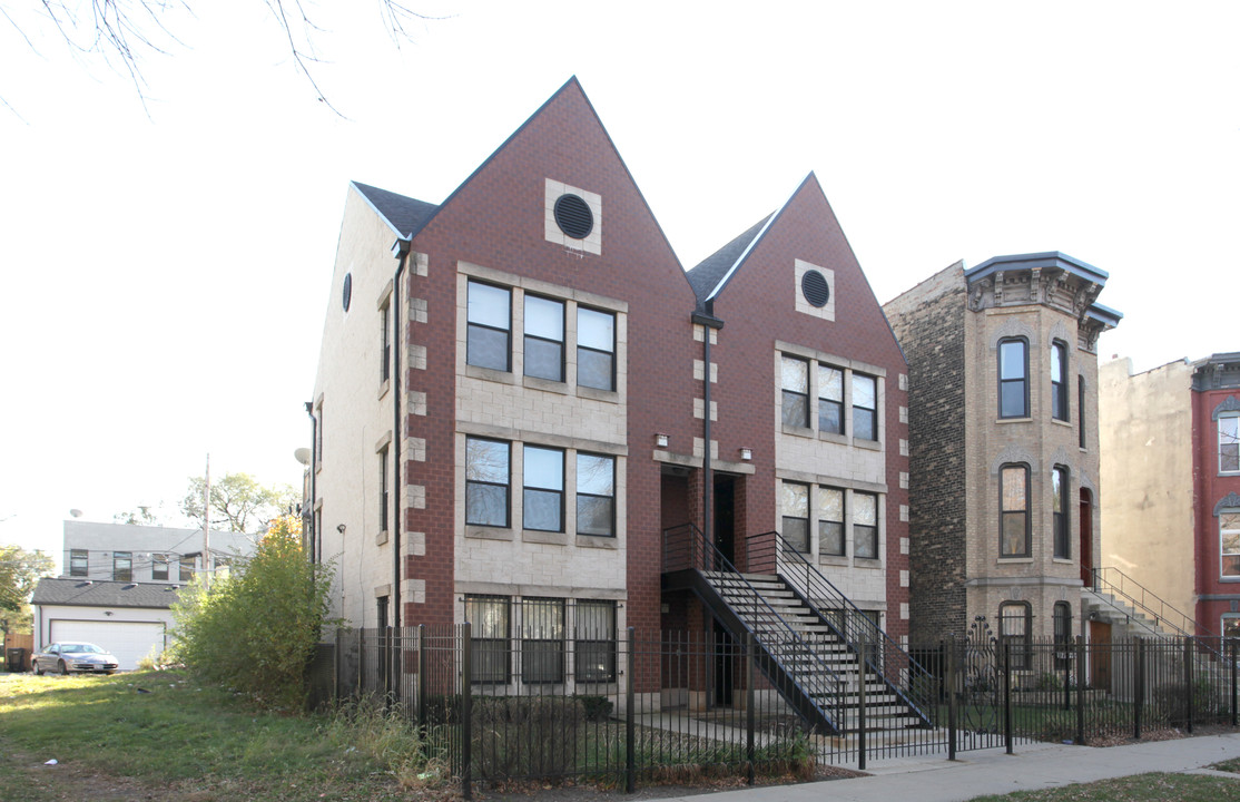 619 E Bowen Ave in Chicago, IL - Building Photo