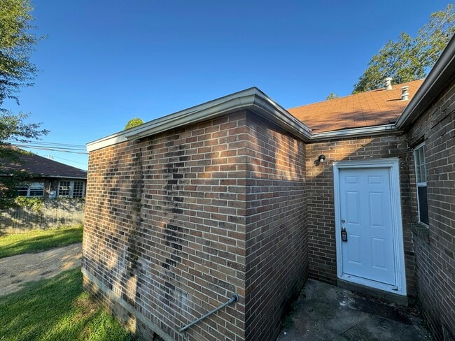 property at 207 E Court St