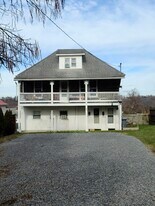 48 W Wilson St, Unit Apartment B in Morgantown, WV - Building Photo