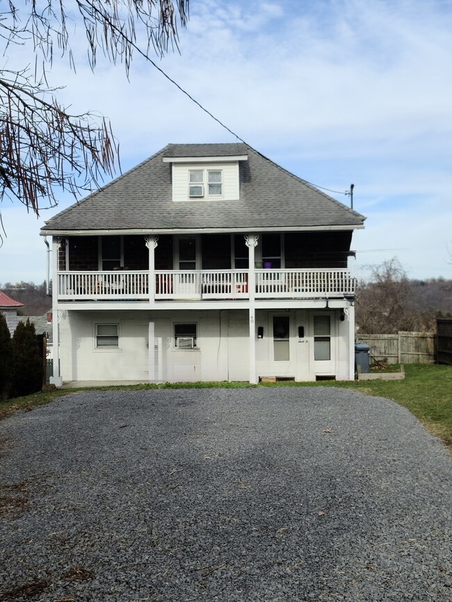 48 W Wilson St, Unit Apartment B, Unit Apartment B