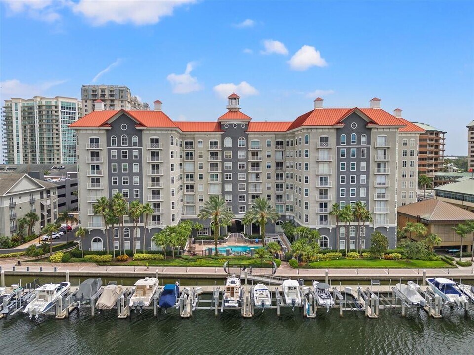 700 S Harbour Island Blvd in Tampa, FL - Building Photo