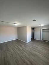 2343 Harrodsburg Rd in Lexington, KY - Building Photo - Building Photo