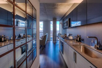 745 W Division St, Unit 1509 in Chicago, IL - Building Photo - Building Photo