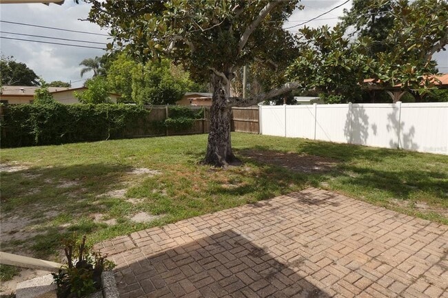 2840 52nd Ln N in St. Petersburg, FL - Building Photo - Building Photo