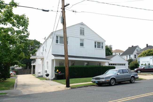 426 Morris Ave in Long Branch, NJ - Building Photo - Building Photo