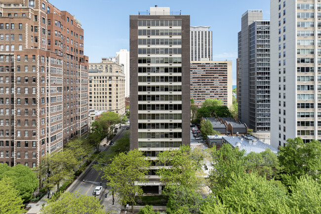 The Wellington in Chicago, IL - Foto de edificio - Building Photo