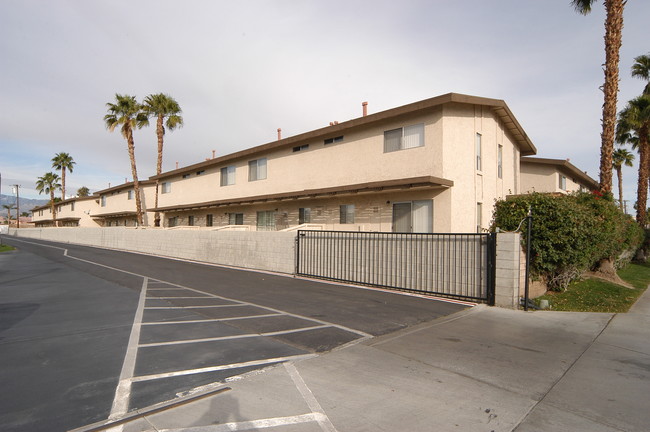 Palm Desert Palms Apartments in Palm Desert, CA - Foto de edificio - Building Photo