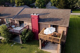 13209 Bluff View Dr in Willis, TX - Building Photo - Building Photo