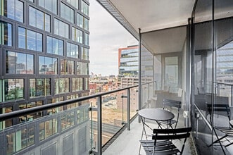 730 W Couch Pl in Chicago, IL - Foto de edificio - Building Photo