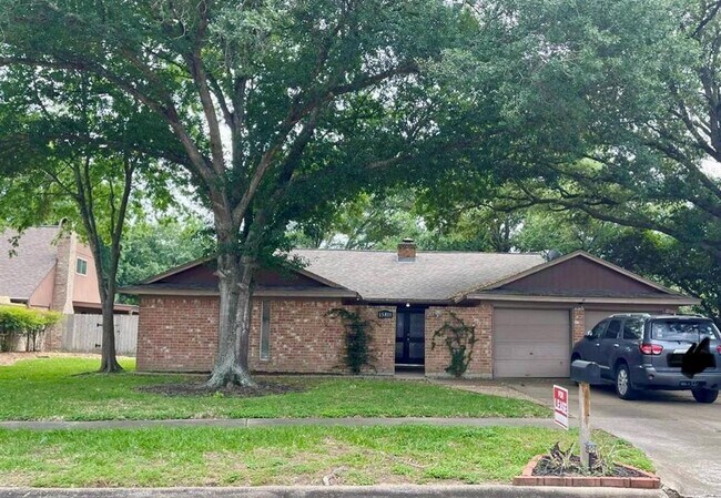 15811 Oakendell Dr
