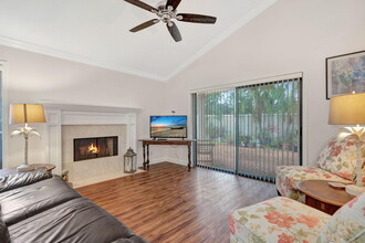 12 Ironwood Way N in Palm Beach Gardens, FL - Building Photo - Building Photo