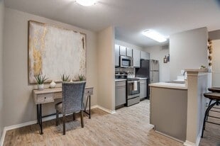 Park at Spring Creek in Tomball, TX - Building Photo