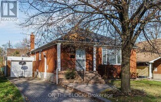 290 Bogert Ave in Toronto, ON - Building Photo