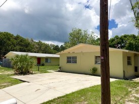 5142-5146 David Ave in Sarasota, FL - Building Photo