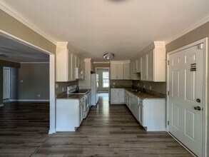 7118 Rockridge Ln in Fayetteville, NC - Building Photo - Building Photo