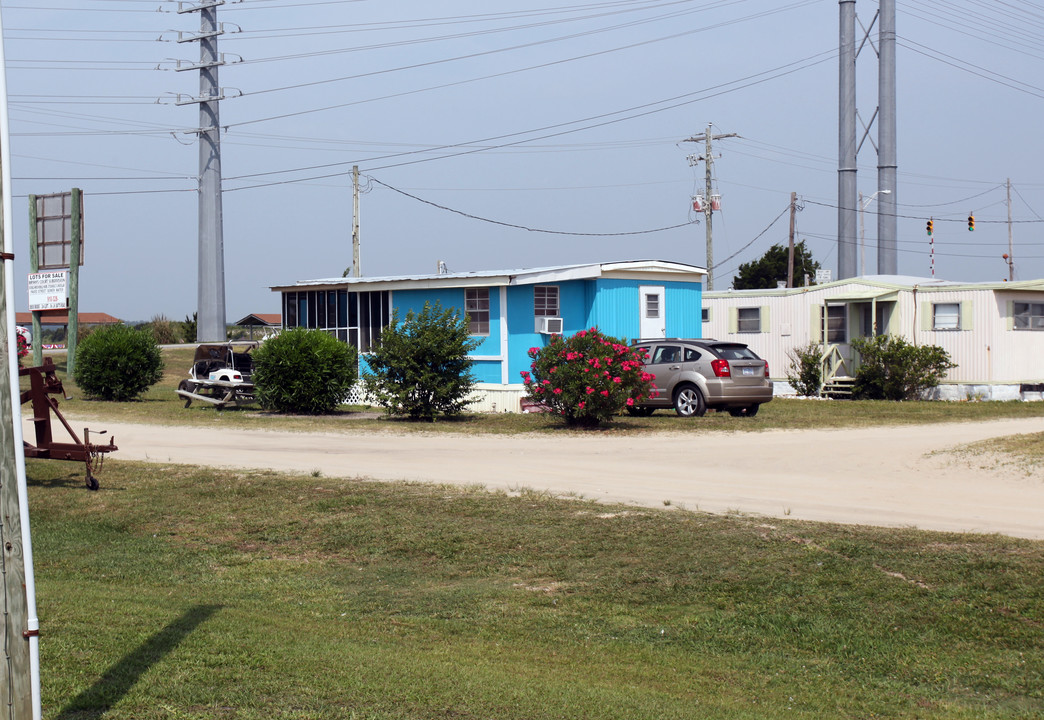 Blackbeards Treasure Mobile Home Park in Surf City, NC - Building Photo