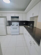 443 NE 195th St in Miami, FL - Building Photo - Building Photo