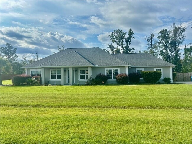 407 Lake Erie Dr in Brunswick, GA - Building Photo - Building Photo
