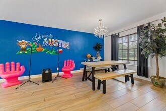 201 Fairlane Dr in Round Rock, TX - Building Photo - Building Photo