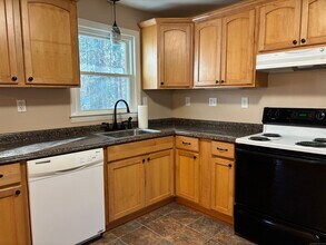 897 Colonel Ledyard Hwy in Ledyard, CT - Building Photo - Building Photo