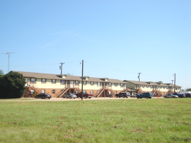 Lakewood Terrace Apartments in Pottsboro, TX - Building Photo