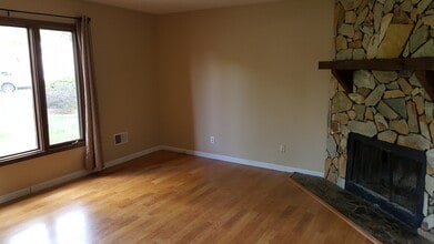 4159 Pickfair Rd in Springfield, IL - Building Photo - Building Photo