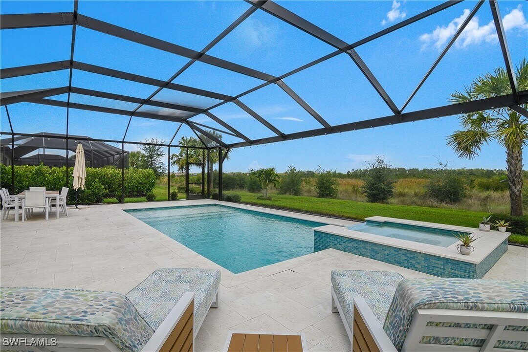 19732 Beechcrest Pl in Estero, FL - Foto de edificio
