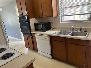 200 S Moss St in Leesburg, FL - Building Photo - Building Photo