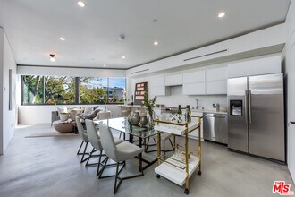 857 Hilldale Ave in West Hollywood, CA - Building Photo - Building Photo