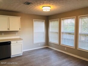 4909 Middlesex Dr in Louisville, KY - Building Photo - Building Photo