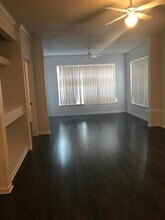 8300 Elm Park Dr in Orlando, FL - Building Photo - Building Photo