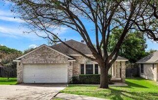 5700 Lomita Verde Cir in Austin, TX - Building Photo