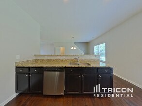 2625 Meadow Crossing Dr in Dallas, NC - Foto de edificio - Building Photo